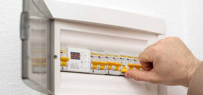 Aptomat không nhảy dù đang có sự cố? Nguyên nhân và cách khắc phục Aptomat không nhảy dù đang có sự cố? Nguyên nhân và cách khắc phục