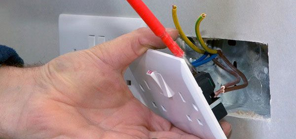 Dây Điện Đứt Hoặc Đứt Ngầm, Nguyên Nhân Do Đâu? Cách Khắc Phục An Toàn