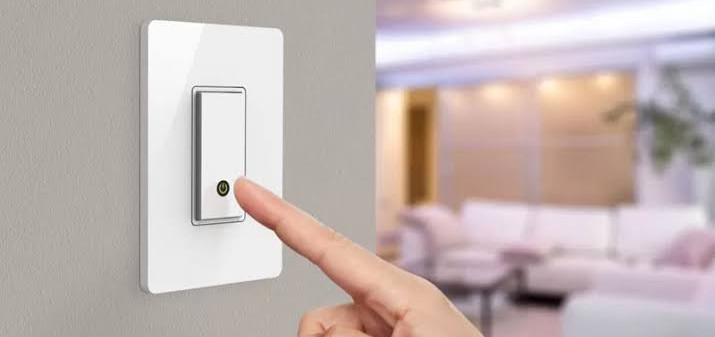 Đèn Tự Tắt/Bật Là Do Đâu? Nguyên Nhân Và Cách Xử Lý An Toàn Đèn Tự Tắt/Bật Là Do Đâu? Nguyên Nhân Và Cách Xử Lý An Toàn