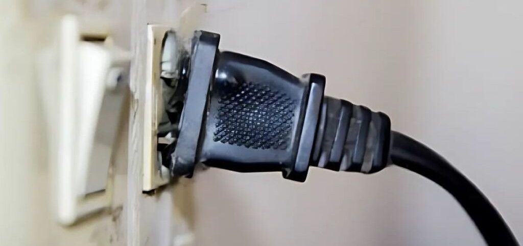 Những Tác Hại Của Việc Ổ Cắm Bị Lỏng Và Cách Khắc Phục An Toàn Cho Gia Đình Những Tác Hại Của Việc Ổ Cắm Bị Lỏng Và Cách Khắc Phục An Toàn Cho Gia Đình