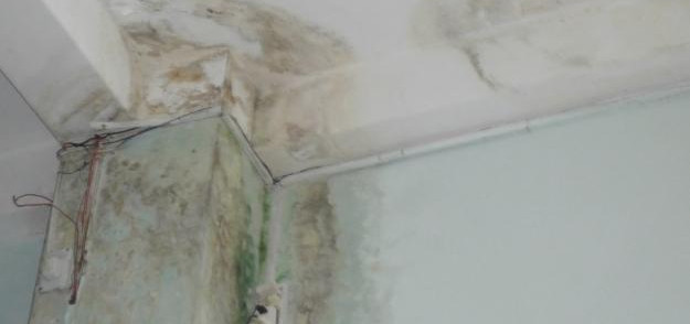Tường bị ẩm có gây ra dò điện hay không? Cách xử lý và chi phí phát sinh